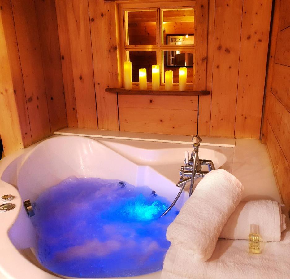 Le Cosy Lodge Departs Ski Alpe D'Huez 2 Alpes La Grave Et Col D'Ornon Detente Jacuzzi Piscine Sauna Bar Billard Le Bourg-dʼOisans Buitenkant foto