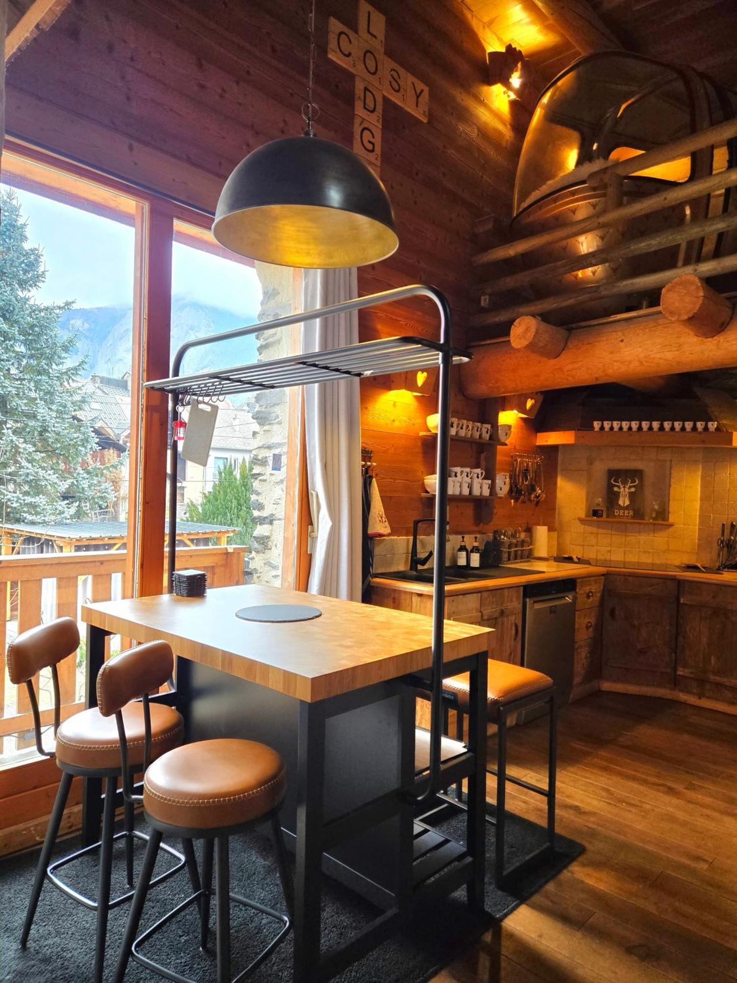 Le Cosy Lodge Departs Ski Alpe D'Huez 2 Alpes La Grave Et Col D'Ornon Detente Jacuzzi Piscine Sauna Bar Billard Le Bourg-dʼOisans Buitenkant foto